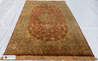 Qum 5'0" x 8'1"