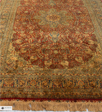 Qum 5'0" x 8'1"