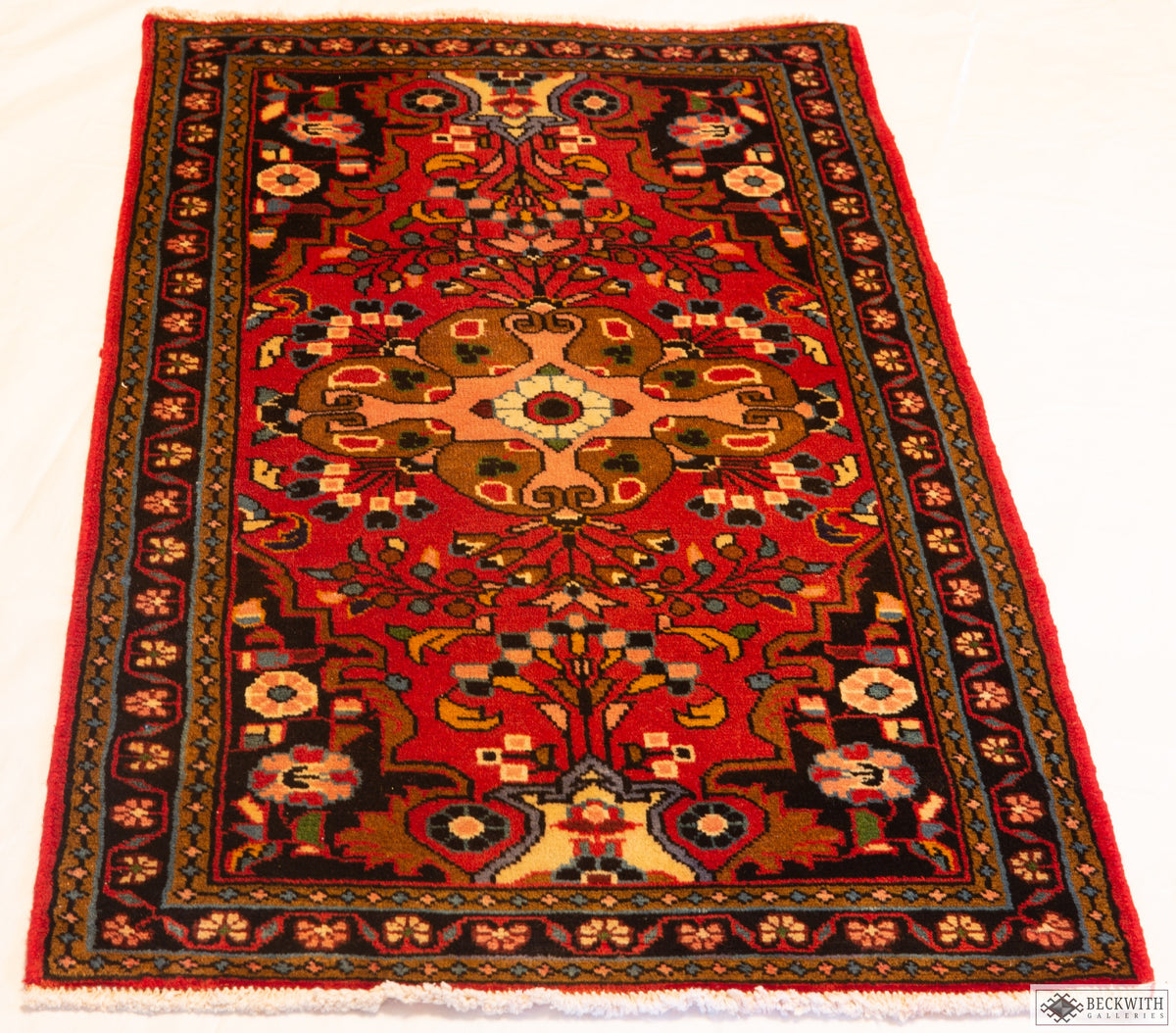 Hamadam 2'4" x 4'4"