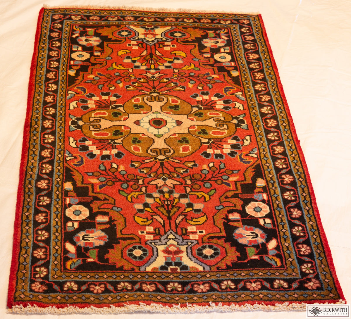 Hamadam 2'4" x 4'4"
