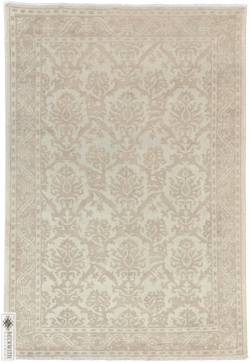 Ganga Ivory 6X9 Rug