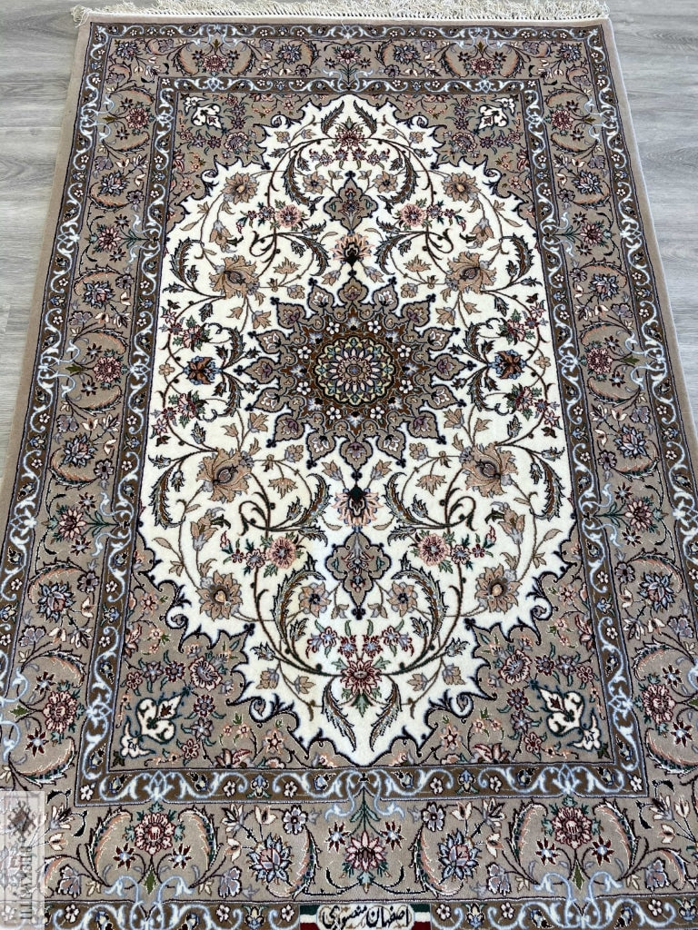 Isfahan 55 X 37 Rug