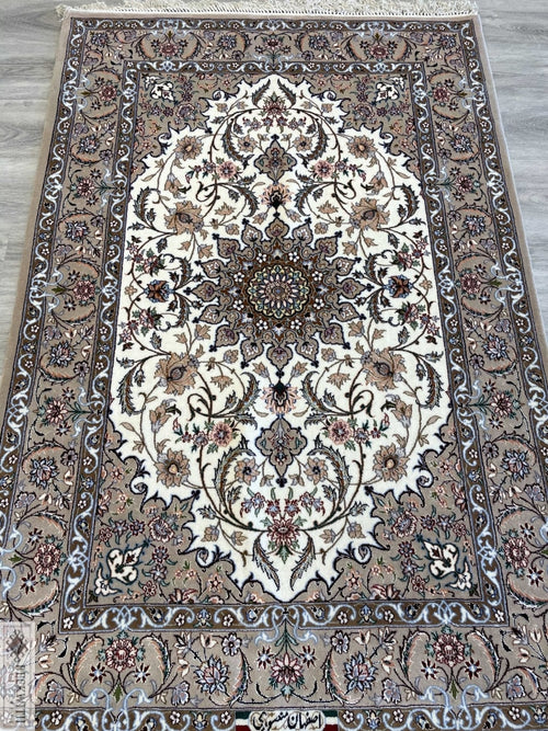 Isfahan 55 X 37 Rug