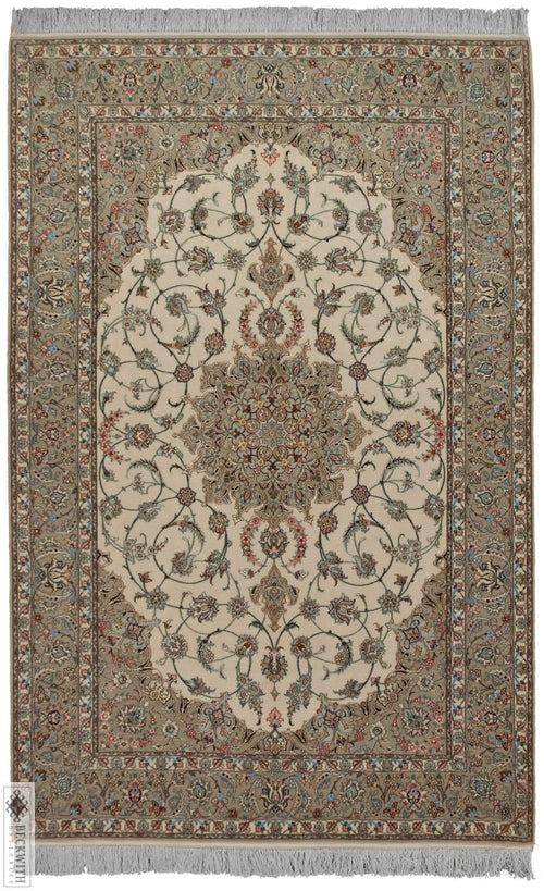 Isfahan Ivory 5X8 Rug