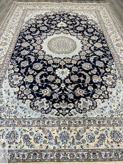 Naeen 117 X 82 Rug