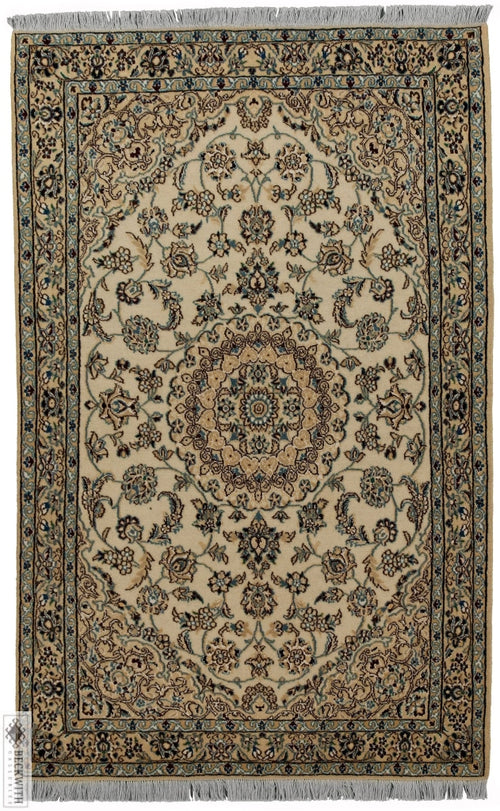Nain Ivory 4X6 Rug