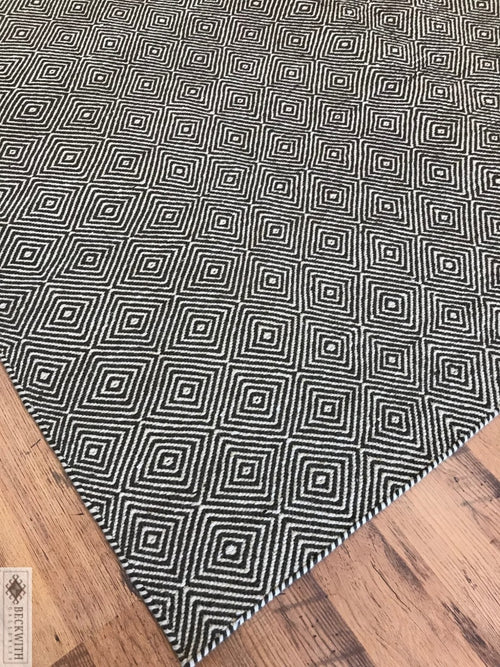 Diamond 8 X 10 Rug
